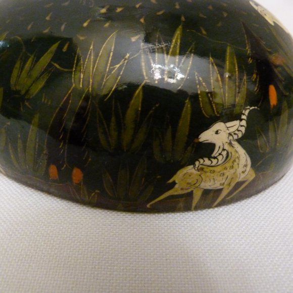 Hand made Lacquered Trinket Box Made in Kashmir, India Jungle Scene With Tiger - Picture 5 of 9